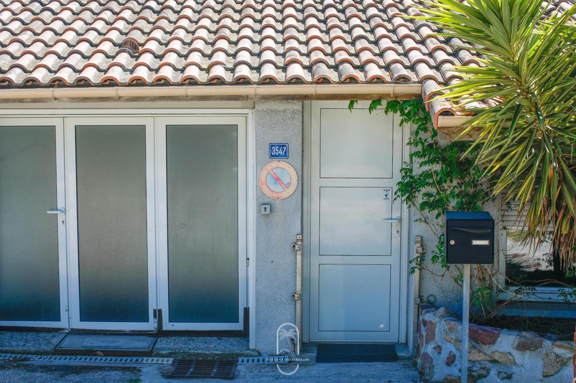 Maison Sur L'Eau-Hyeres-Almanarre-Parkings Clim Wifi By Hc Luaran gambar