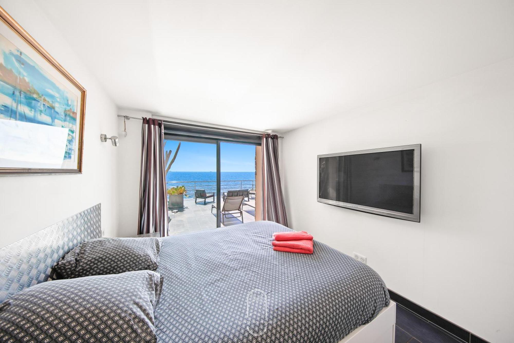 Maison Sur L'Eau-Hyeres-Almanarre-Parkings Clim Wifi By Hc Luaran gambar